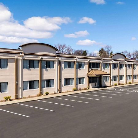 Days Inn By Wyndham Albany Suny Bagian luar foto