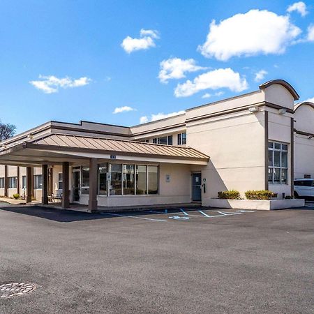 Days Inn By Wyndham Albany Suny Bagian luar foto