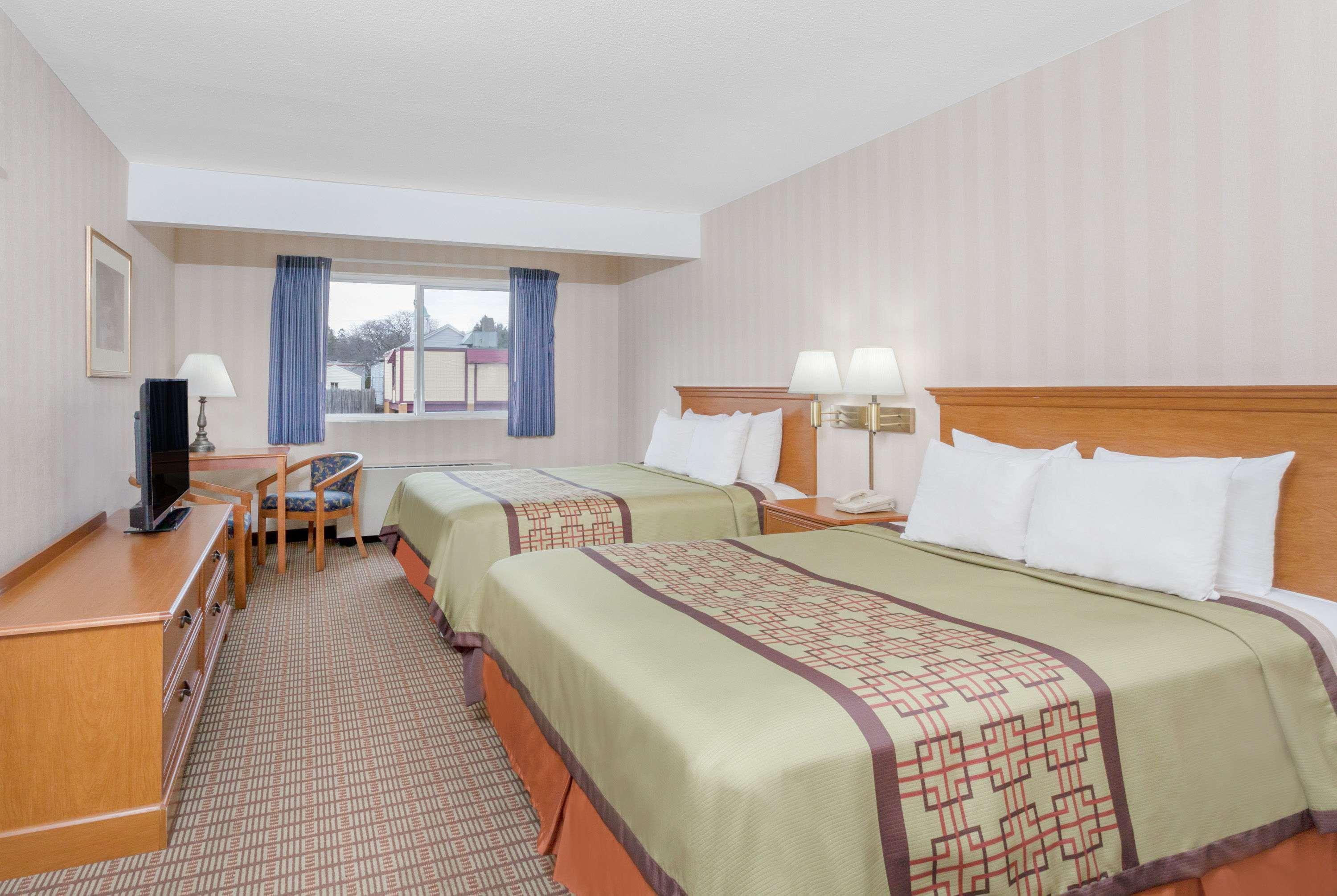 Days Inn By Wyndham Albany Suny Bagian luar foto