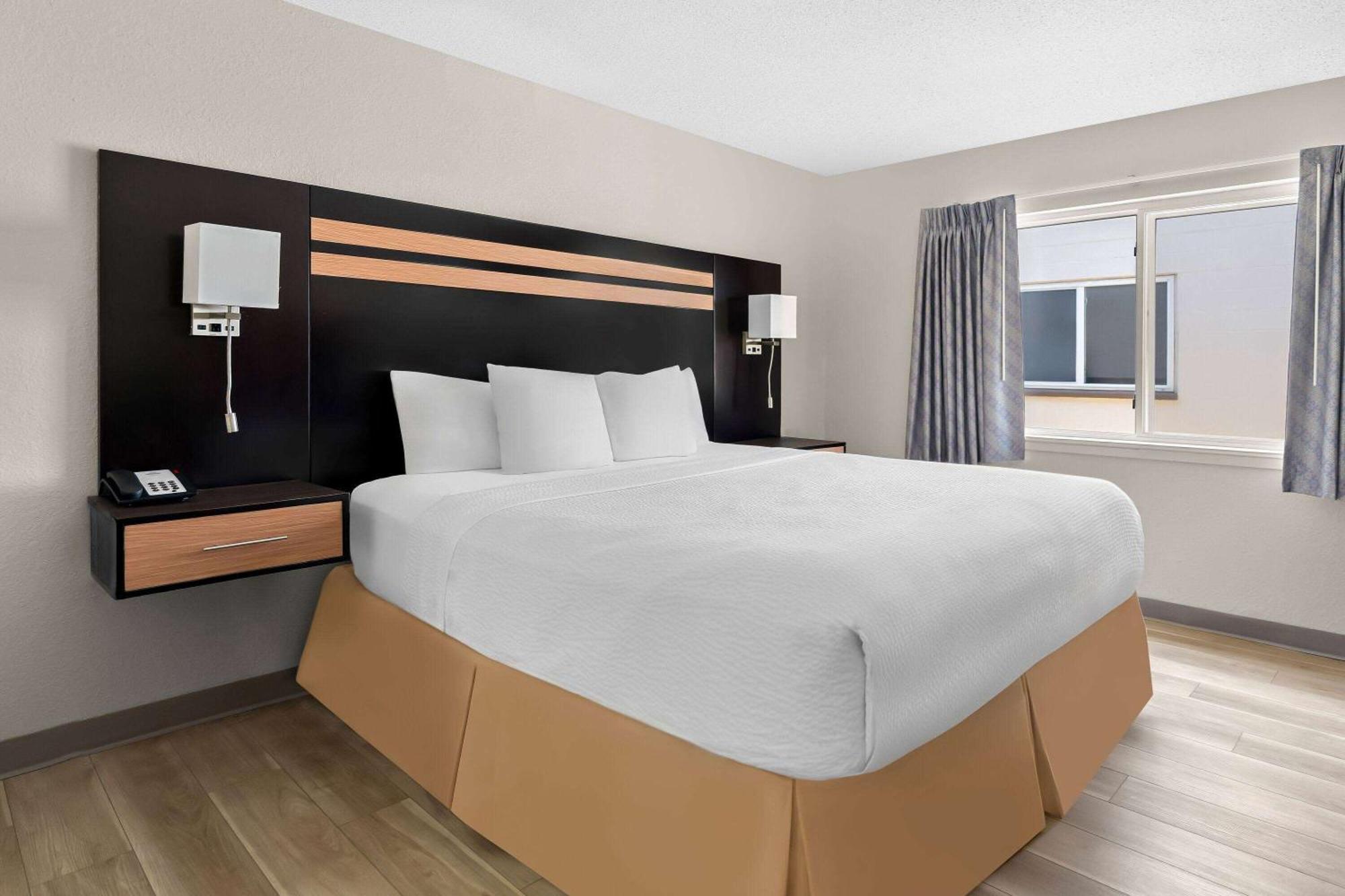 Days Inn By Wyndham Albany Suny Bagian luar foto